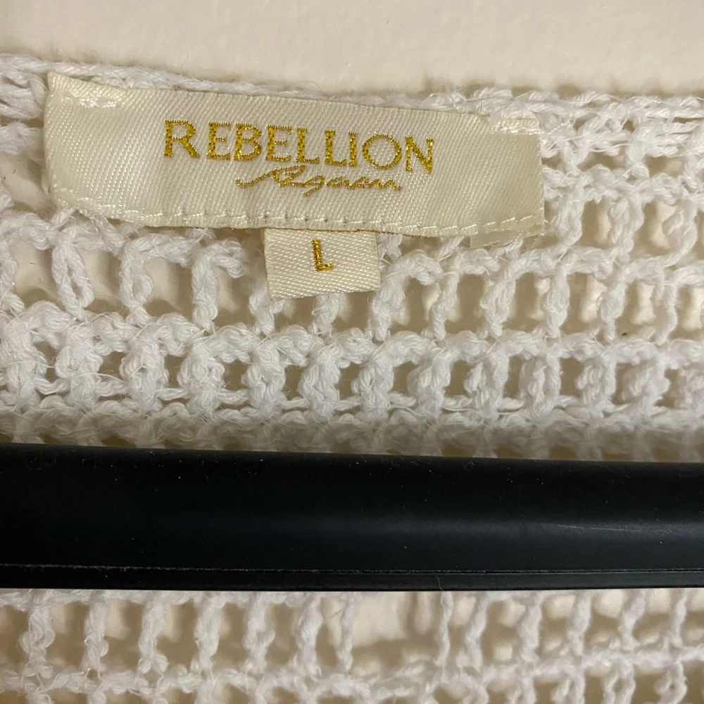 Rebellion White Crochet Button-Up crop Cardigan - Picture 4 of 7